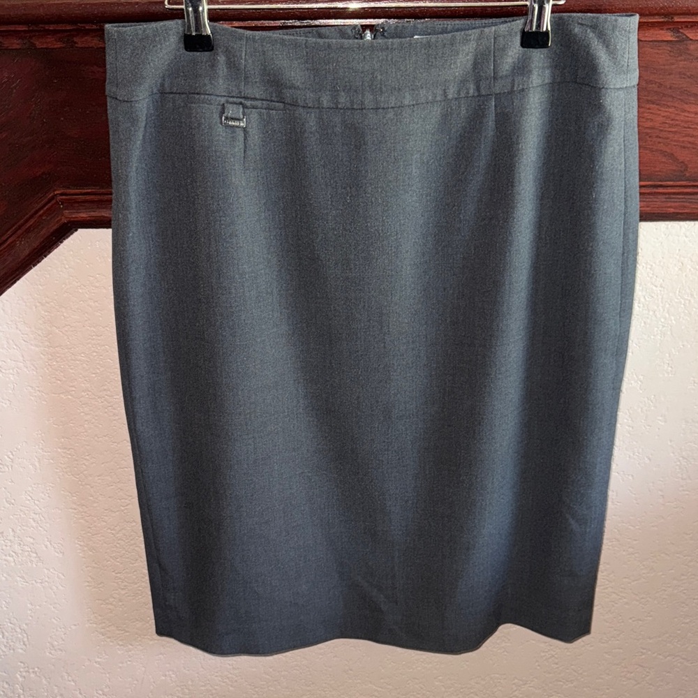 Calvin Klein Women’s Size 10 Solid Classic Gray Women's MIDI Length Casual Skirt